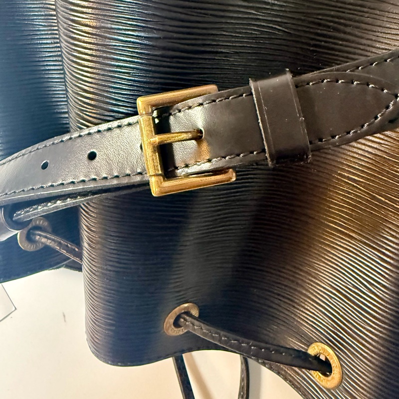 ✔️LOUIS VUITTON LV 路易威登 Epi Noe  水波紋水桶包／黑色-31