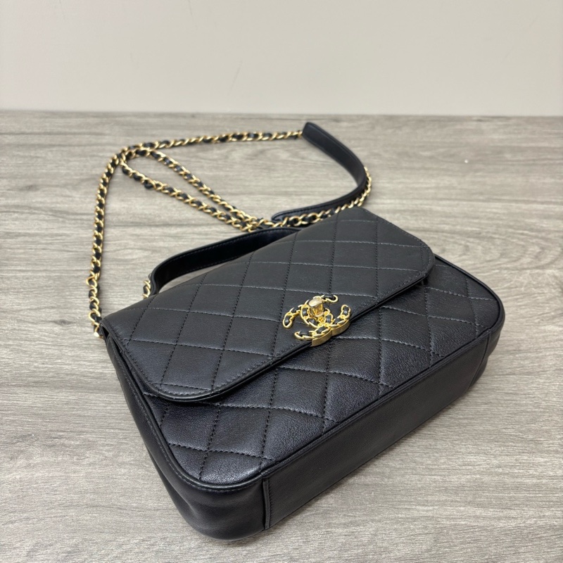 CHANEL 19bag系列黑金手提肩背斜背郵差包23*16*6 98新配件保卡塵袋-3