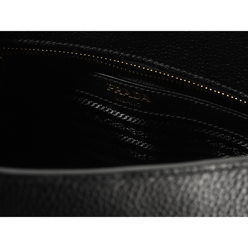 PRADA 25SS 女士 Vitello Phoenix 單肩包-16