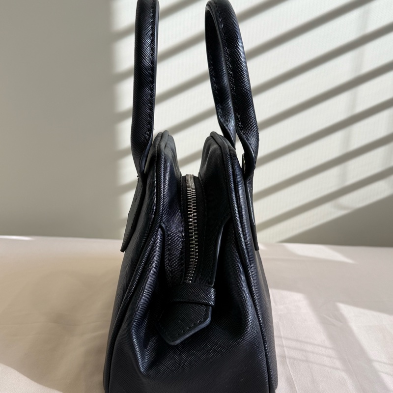 Vivienne Westwood Yasmine Small 黑色 手提包|近新閒置|附購買證明-24