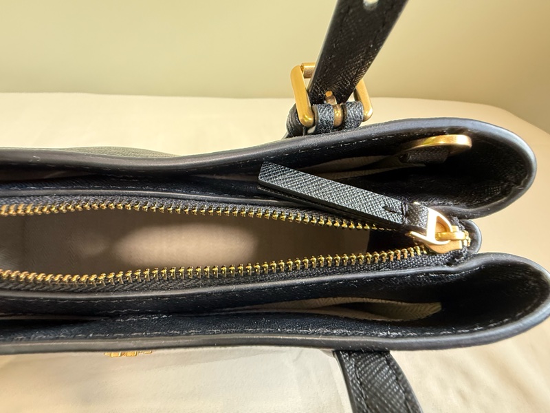 Tory Burch Emerson Mini Top Zip Tote 黑色｜近全新附吊牌｜防刮皮革-16