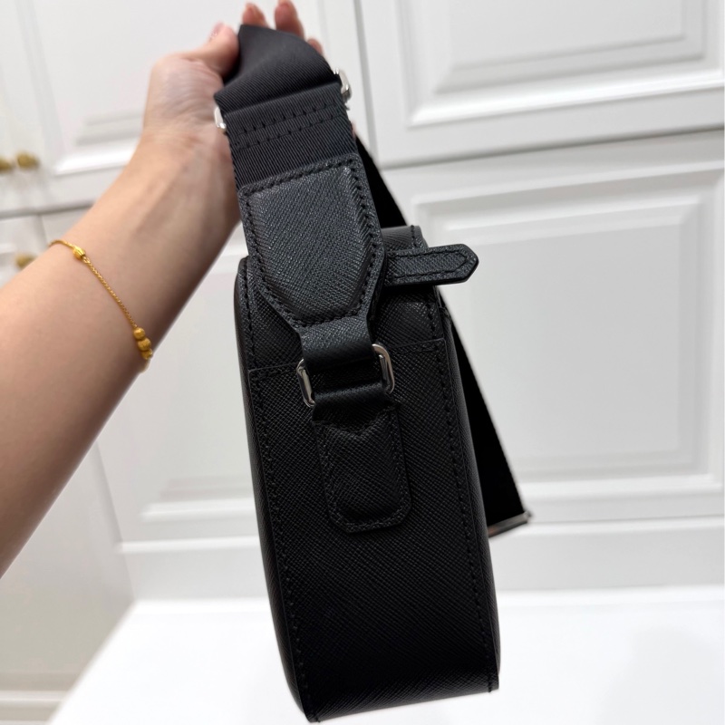 montblanc 萬寶龍 黑色 郵差包 斜背包 側背包 肩背包-21