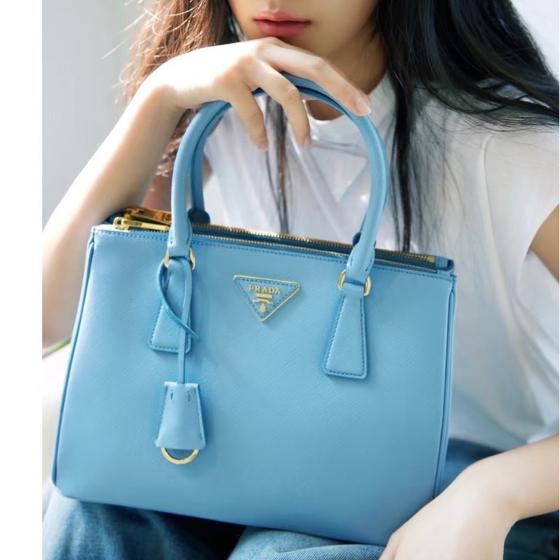 PRADA Galleria 淺藍色金扣小號殺手肩背斜背包25*17*12 98新配件保卡塵袋-0