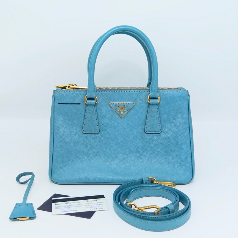 PRADA Galleria 淺藍色金扣小號殺手肩背斜背包25*17*12 98新配件保卡塵袋-1