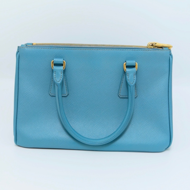 PRADA Galleria 淺藍色金扣小號殺手肩背斜背包25*17*12 98新配件保卡塵袋-6