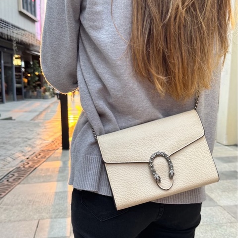 GUCCI 白色鑽扣酒神woc鏈條肩背斜背包20*14*4 98新配件塵袋