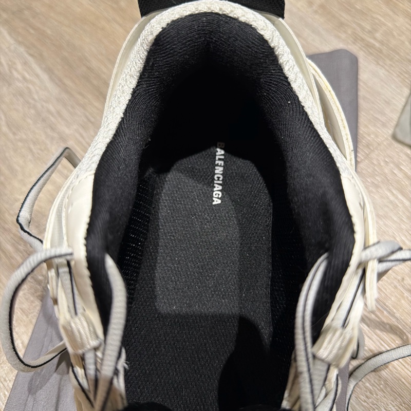 帥哥標配 ⚡️ Balenciaga Track Sneaker 41碼白色 甜價釋出！-7