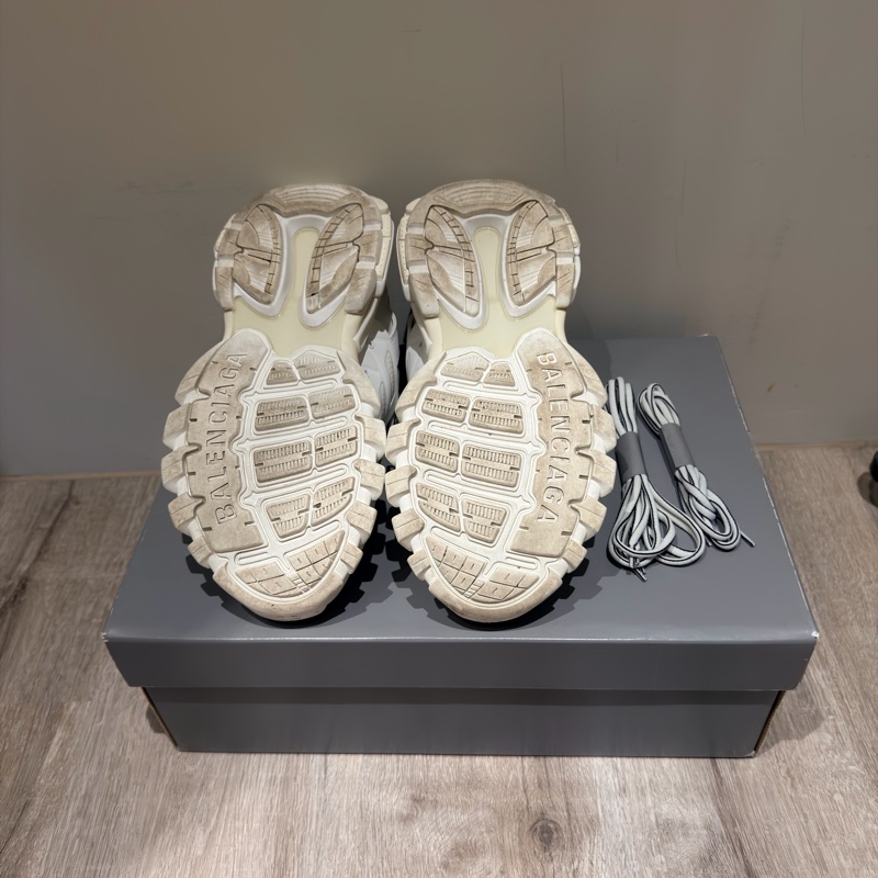 帥哥標配 ⚡️ Balenciaga Track Sneaker 41碼白色 甜價釋出！-8