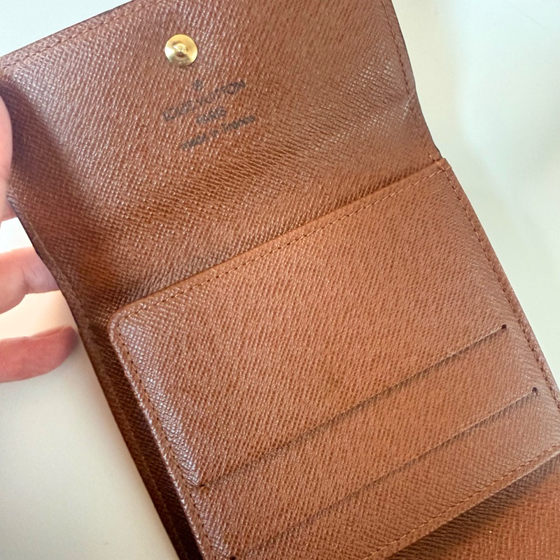 ✔️LV Louis Vuitton 路易威登 Monogram M61652 原花金扣三折零錢短夾-4