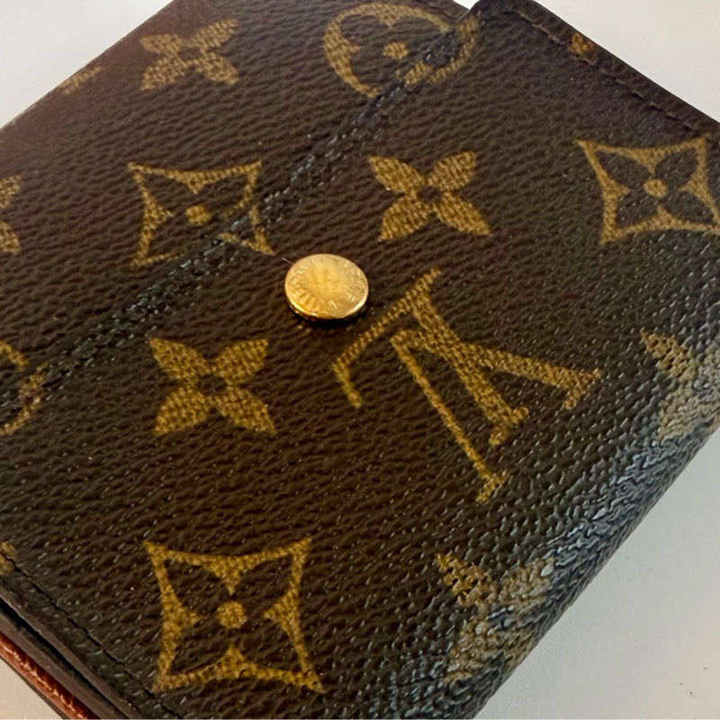 ✔️LV Louis Vuitton 路易威登 Monogram M61652 原花金扣三折零錢短夾-25