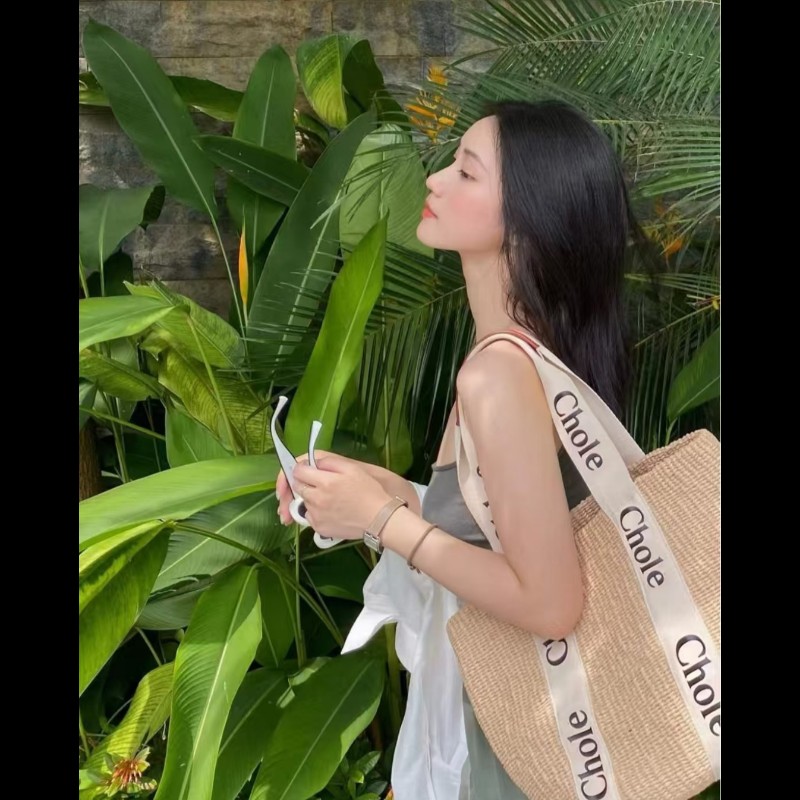 CHLOE Woody 字母刺繡草編包 肩背包-0