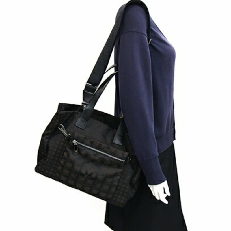 香奈兒新款旅行系列手袋 A26156 棕色尼龍帆布皮革肩背包（女款）-9