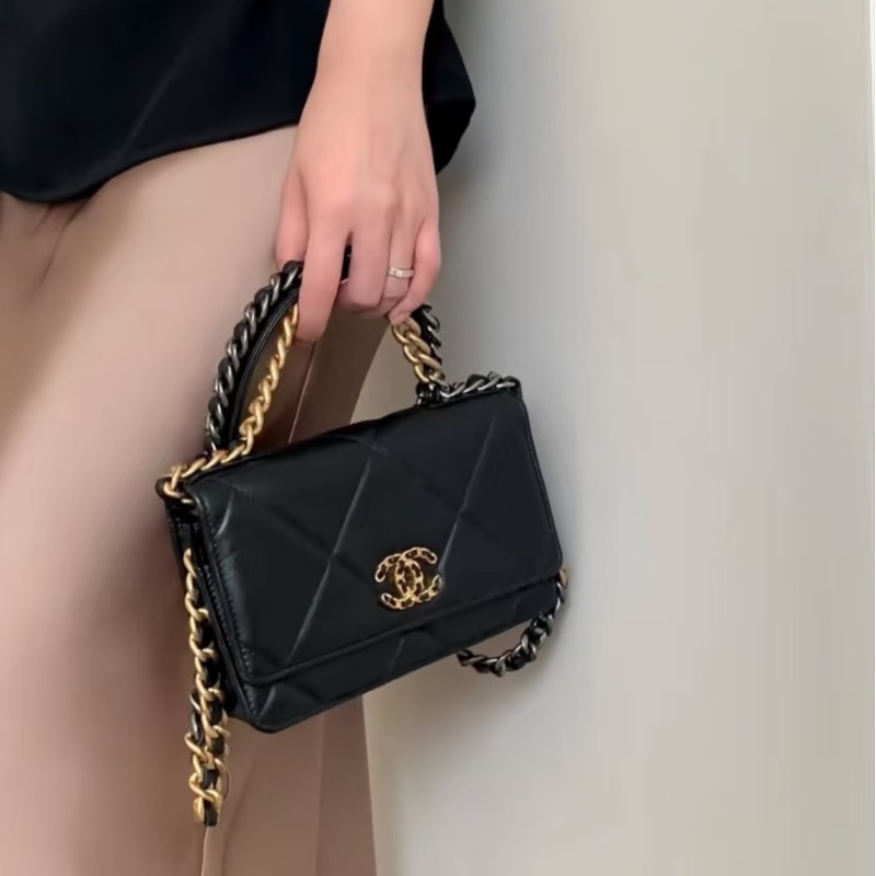 香奈兒 Chanel 19 bag woc 黑金-2
