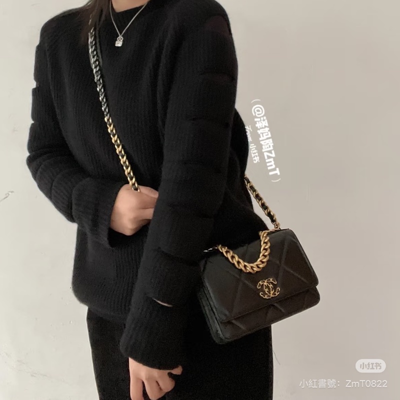 香奈兒 Chanel 19 bag woc 黑金-3