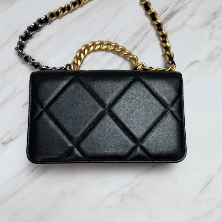 香奈兒 Chanel 19 bag woc 黑金-6