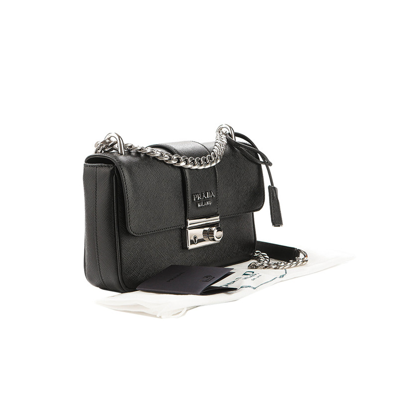 PRADA Saffiano 斜背包-17