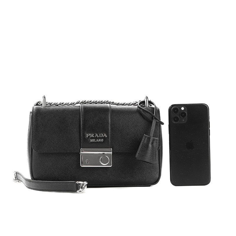 PRADA Saffiano 斜背包-19