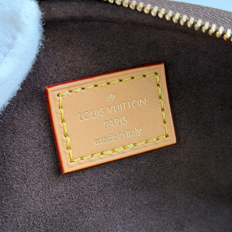 🎆迎新年只要$56,800🔥LV Mini Bumbag M82335 晶片款 （99新）-20