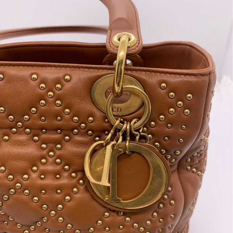 二手Dior 迪奧戴妃五格鉚釘菱格紋牛皮焦糖色金扣手提包單肩包,正常使用痕跡-6