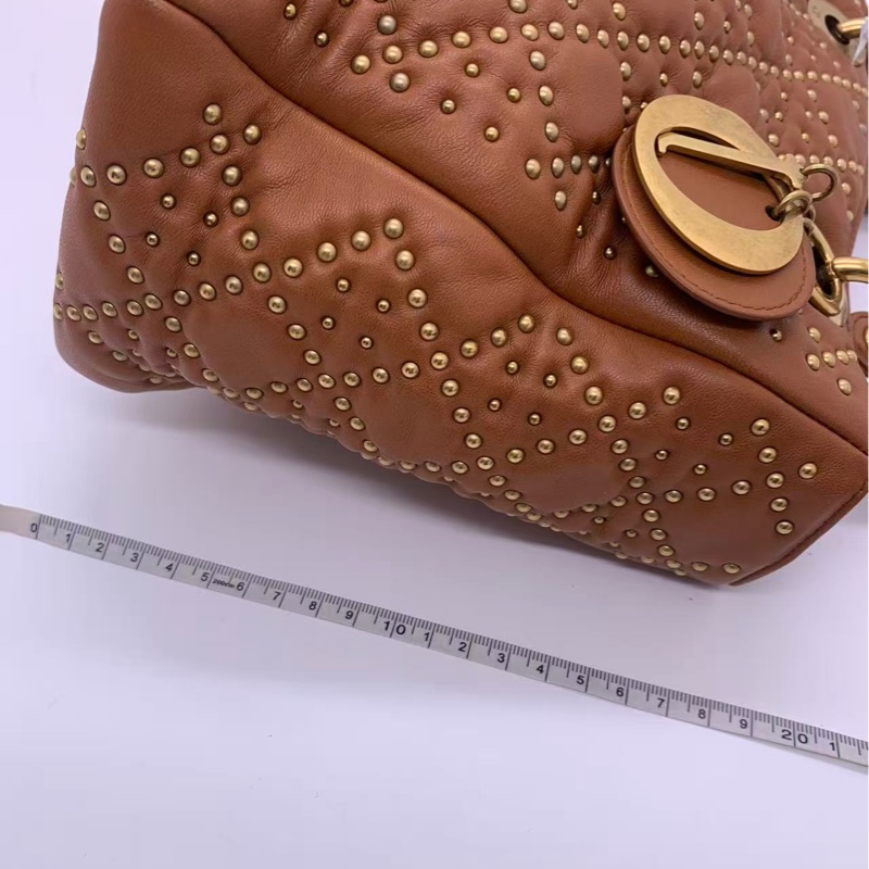 二手Dior 迪奧戴妃五格鉚釘菱格紋牛皮焦糖色金扣手提包單肩包,正常使用痕跡-24