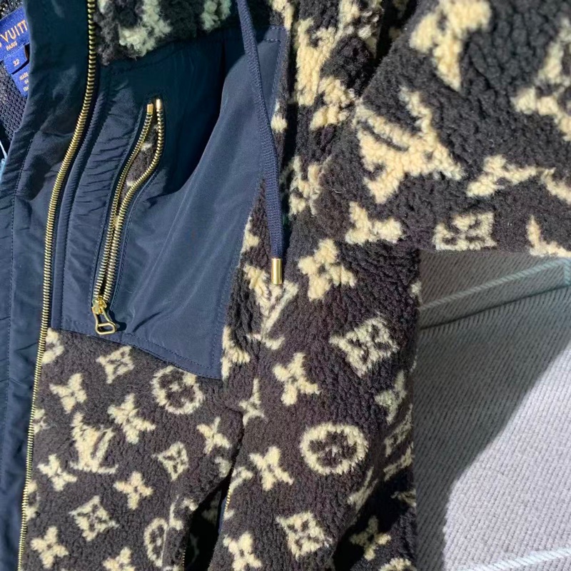 99新24s LV/路易威登滿印老花泰迪外套 32碼女款，肩寬43cm，沒有附件-4