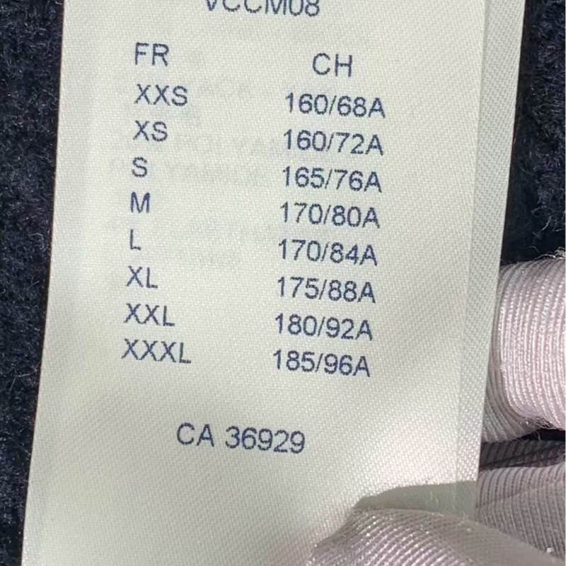 99新Lv大logo藏藍色泰迪熊套頭圓領毛衣xs碼，沒有附件-9