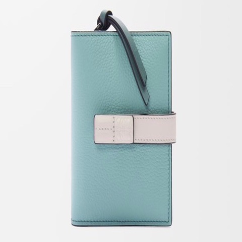 Loewe柔軟粒面小牛皮小型拉鍊短錢包