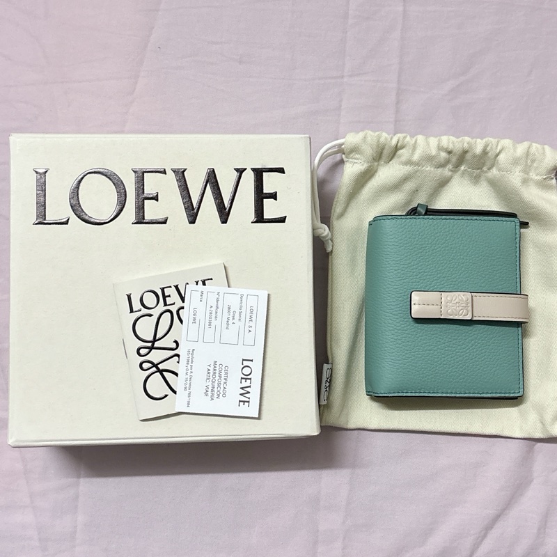 Loewe柔軟粒面小牛皮小型拉鍊短錢包-4