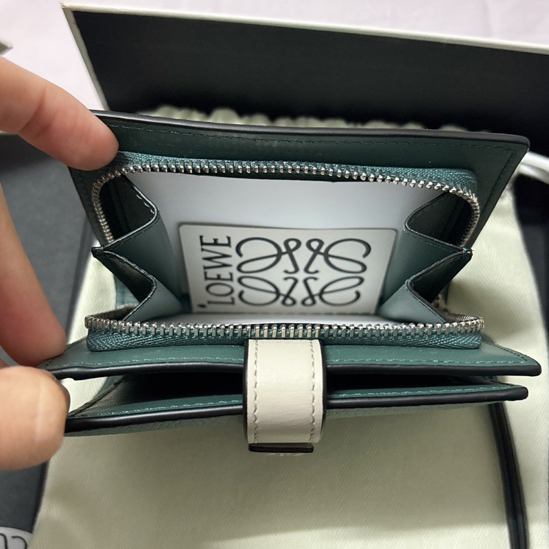 Loewe柔軟粒面小牛皮小型拉鍊短錢包-7