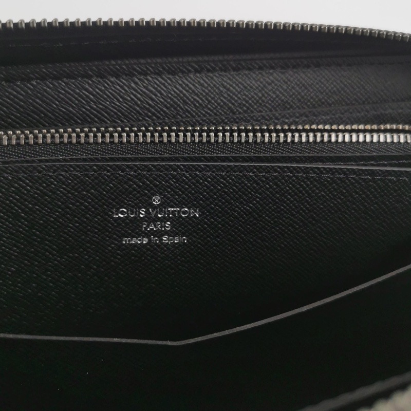 Louis Vuitton  Zippy牛皮老花滿印環繞式拉鍊手拿包 尺寸約22x13-6