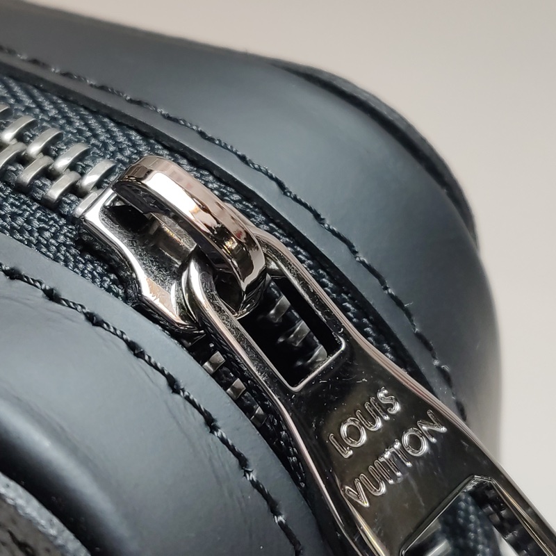 Louis Vuitton  Zippy牛皮老花滿印環繞式拉鍊手拿包 尺寸約22x13-7