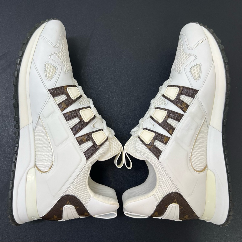 LouisVuitton路易威登LV Runaway 白色老花運動鞋39 碼 99 新-2