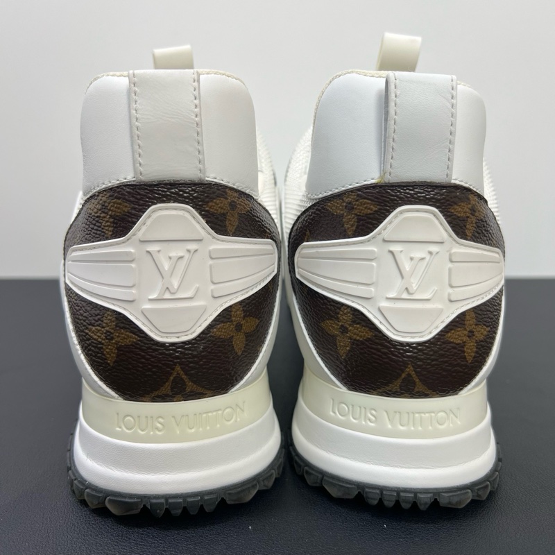 LouisVuitton路易威登LV Runaway 白色老花運動鞋39 碼 99 新-5