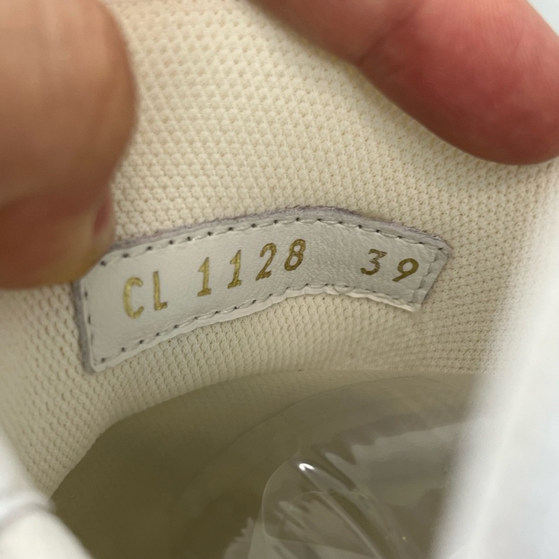 LouisVuitton路易威登LV Runaway 白色老花運動鞋39 碼 99 新-6