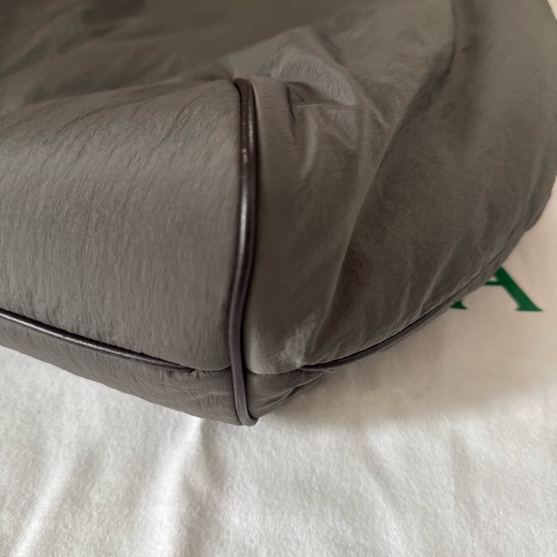 BOTTEGA VENETA Crossroad Buckle Tote-23