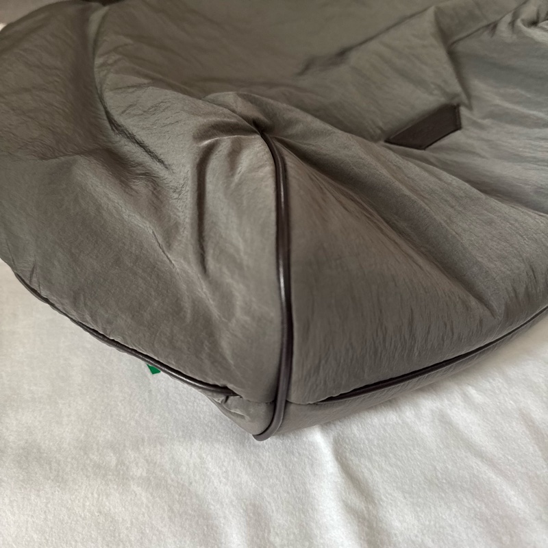 BOTTEGA VENETA Crossroad Buckle Tote-24