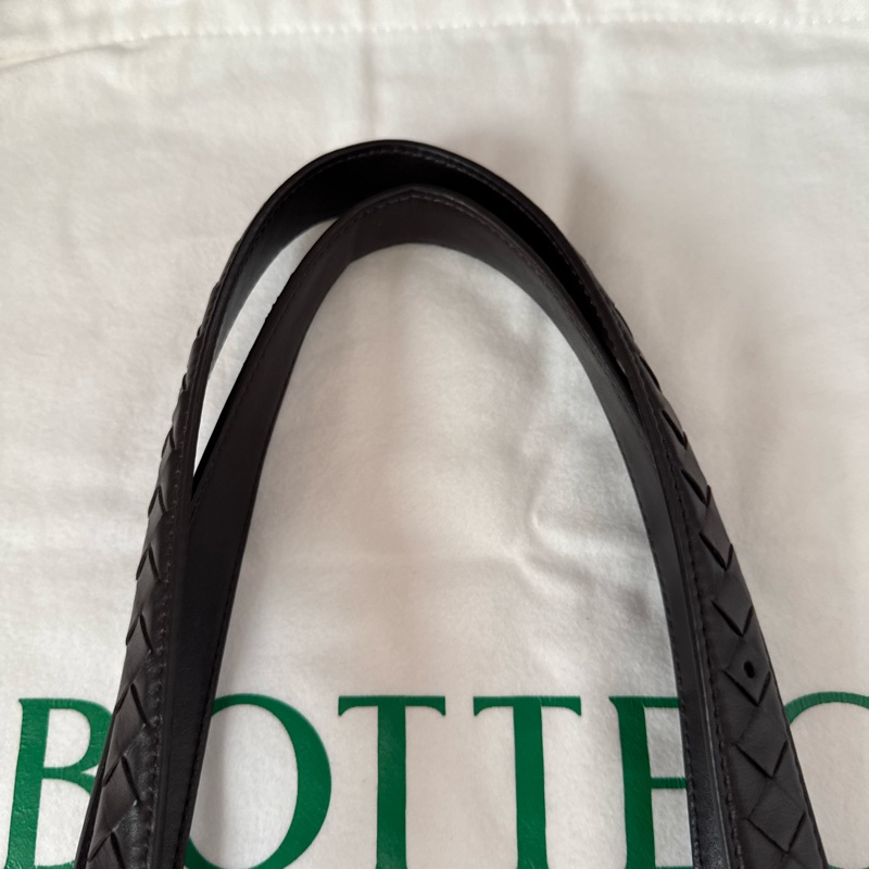 BOTTEGA VENETA Crossroad Buckle Tote-27