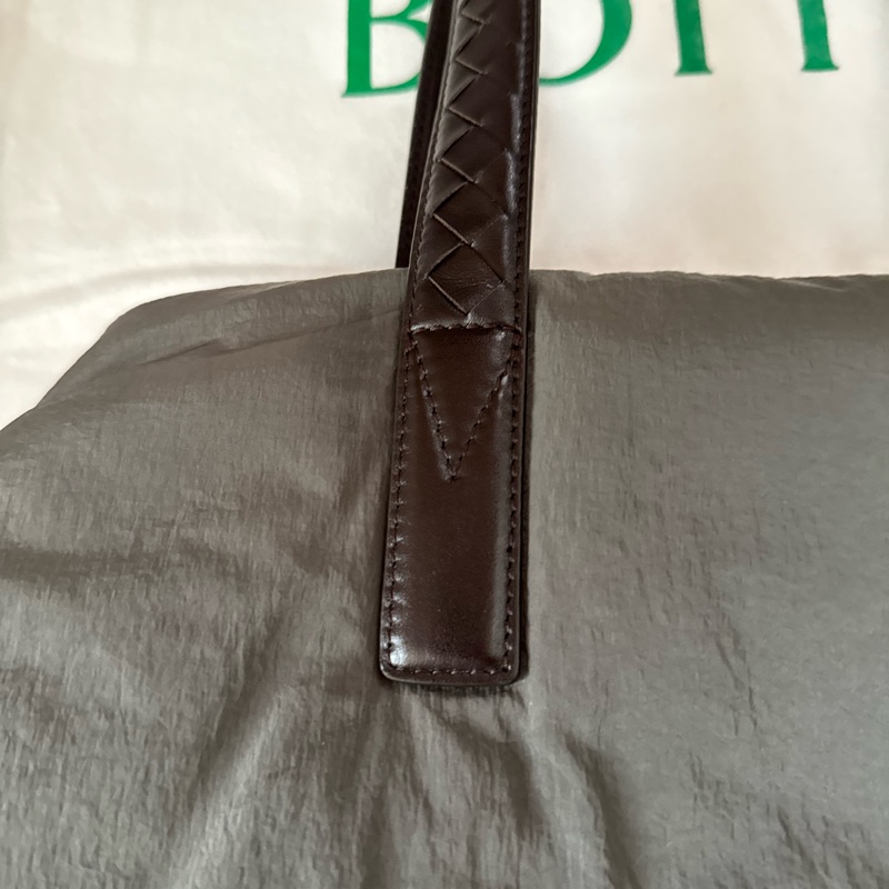 BOTTEGA VENETA Crossroad Buckle Tote-29