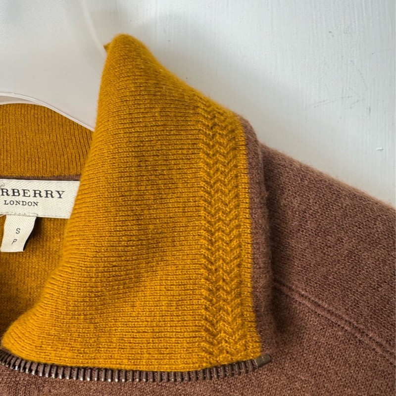 Burberry 咖內芥末黃立領長袖毛衣-3