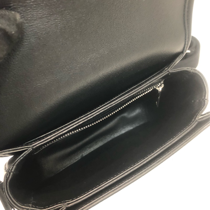 CELINE 黑色小牛皮凱旋門 XC147-17