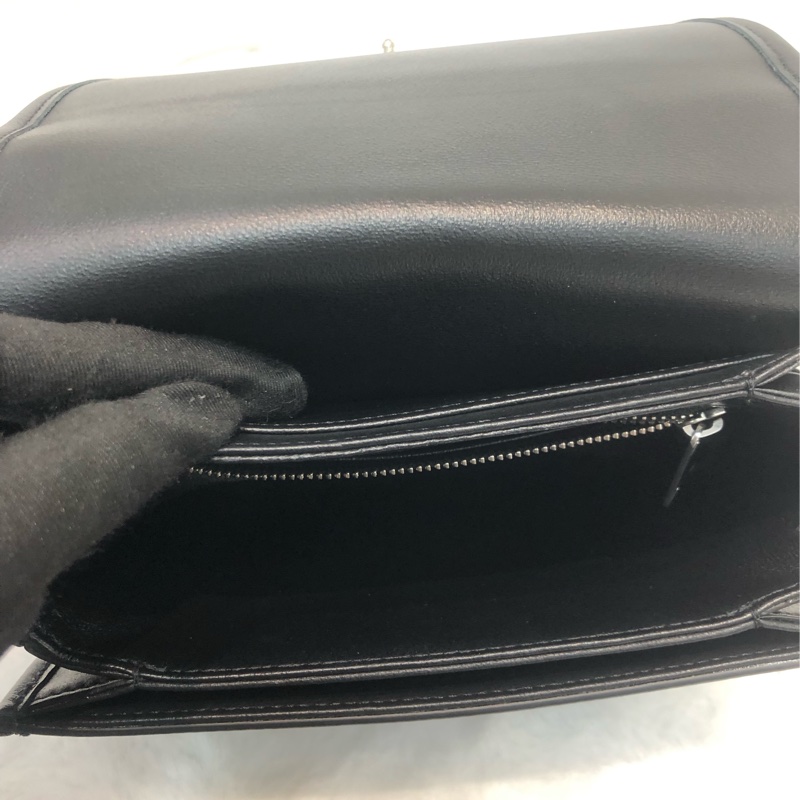 CELINE 黑色小牛皮凱旋門 XC147-18