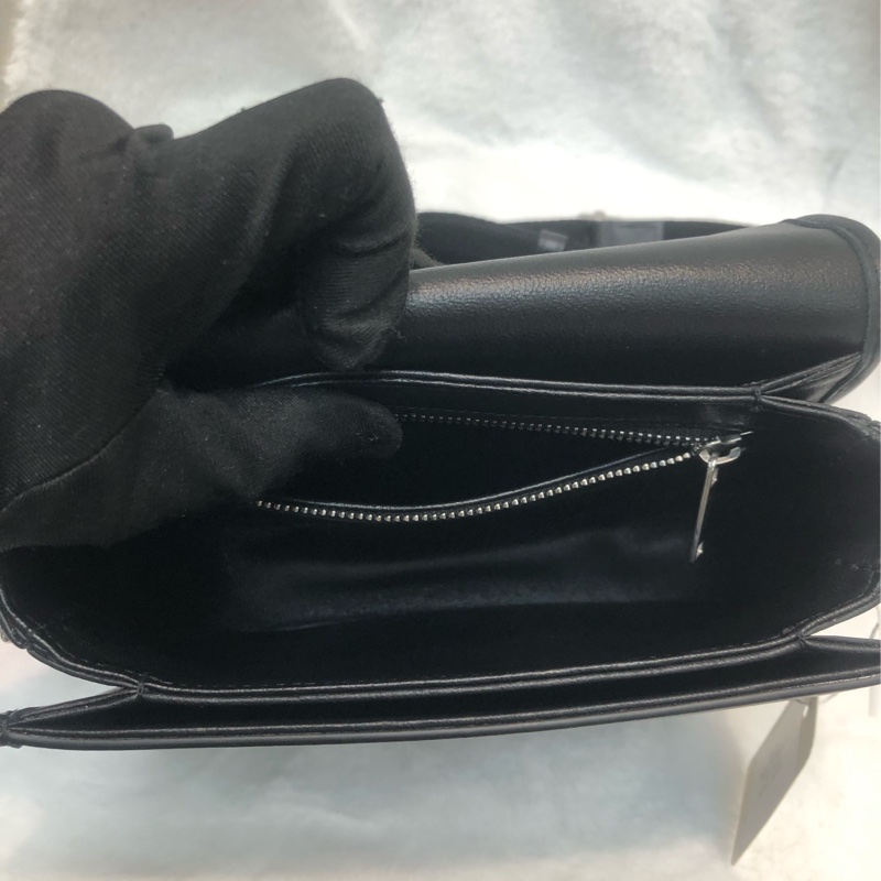 CELINE 黑色小牛皮凱旋門 XC147-20