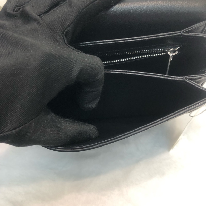 CELINE 黑色小牛皮凱旋門 XC147-21