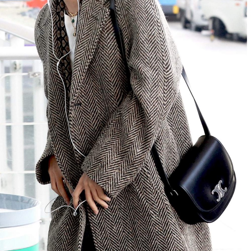 CELINE 黑色小牛皮凱旋門 XC147-10