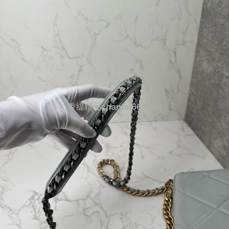 💗香緹國際精品💗 725 Chanel 19 woc 水藍色 晶片款-13