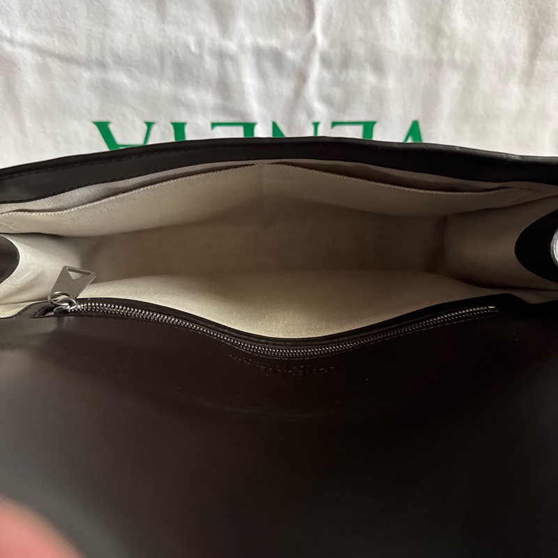 Bottega Veneta Piccolo Portfolio-12