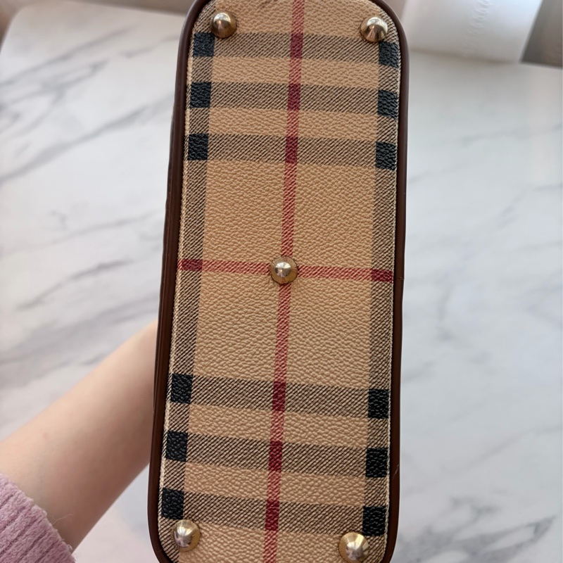 Burberry 中古小貝殼包-9