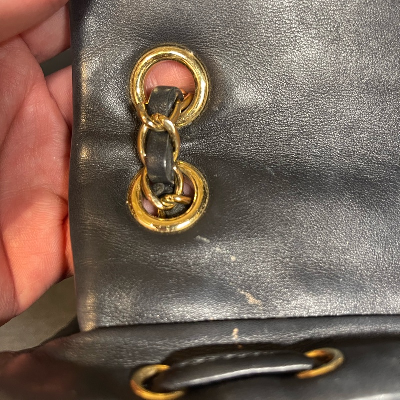 【保值經典】Chanel 26開 黑金羊皮 Duma 雙肩包 (附保卡、原廠盒)-11