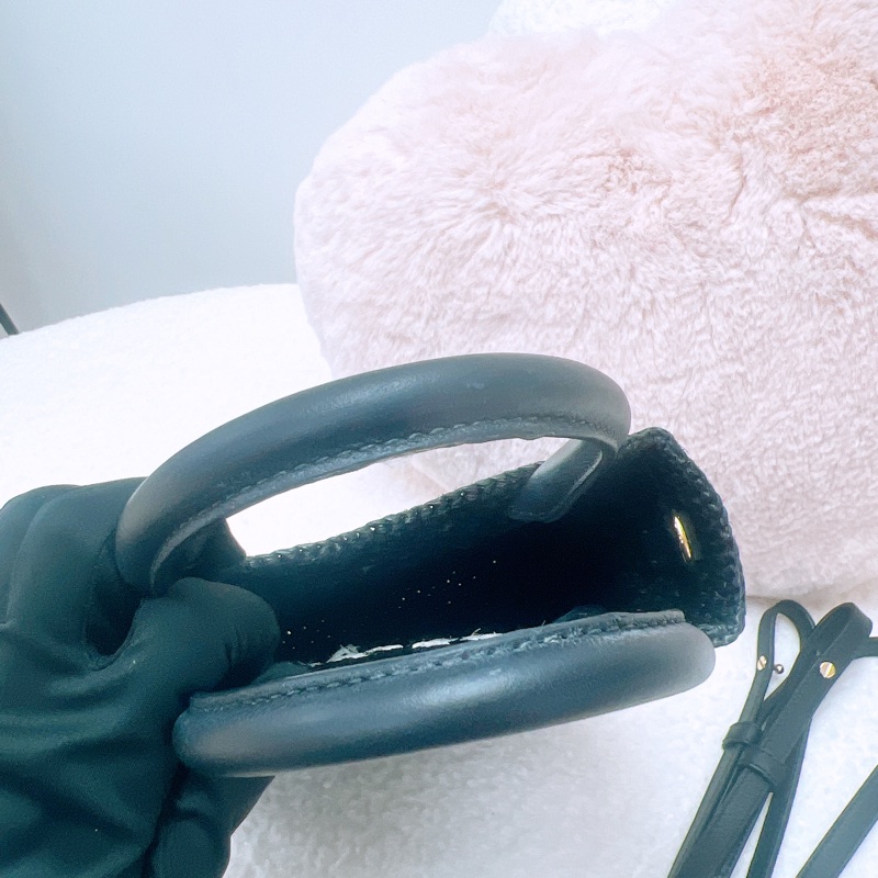 Loewe logo 黑色編織托特包/風琴包-12