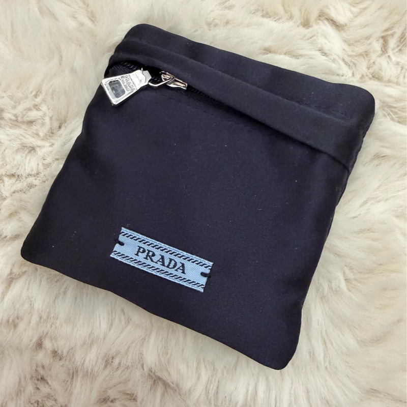 PRADA 三角牌耳環-4